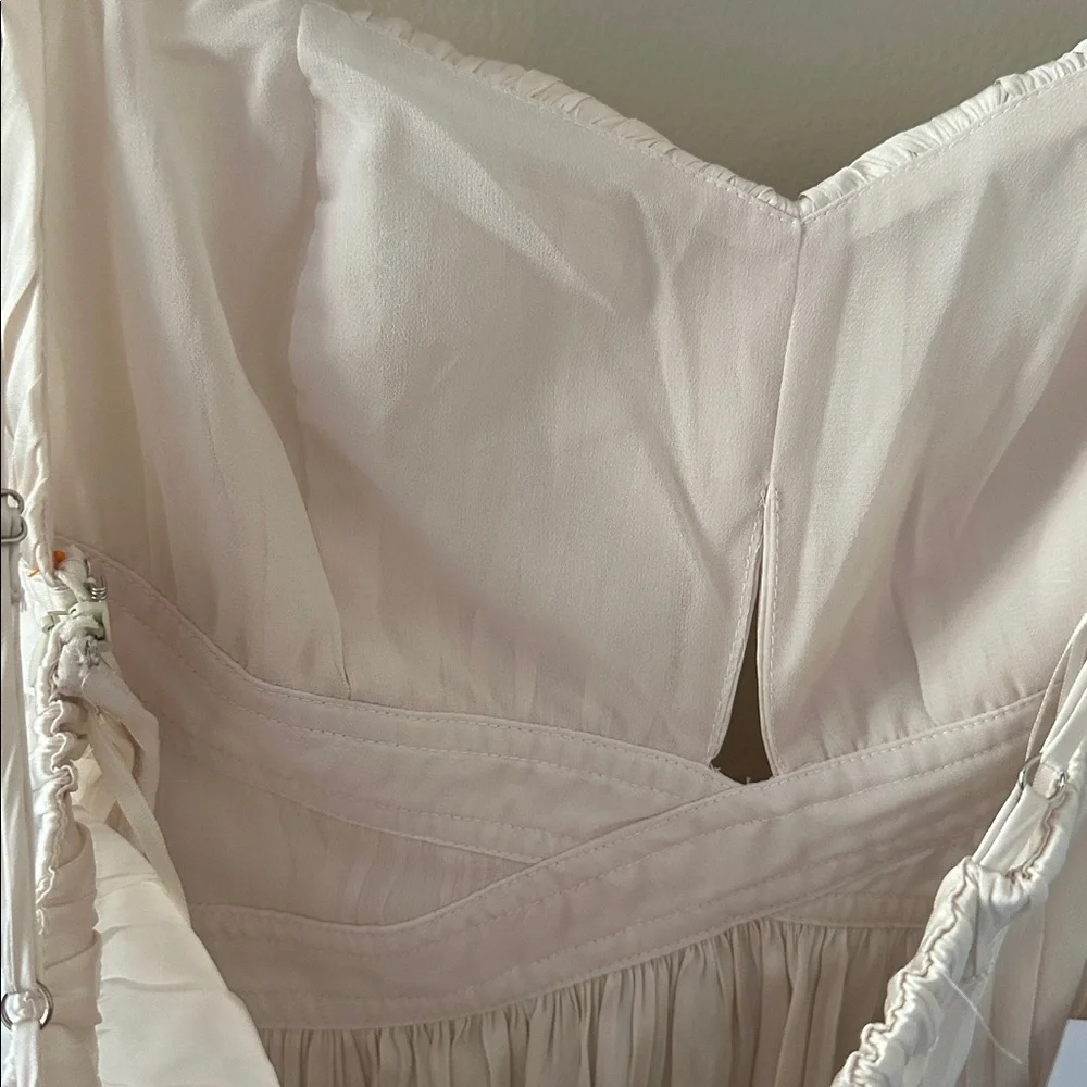 Astr NWT Katie Pleated Tank Top Cream Size Medium - Picture 9 of 13